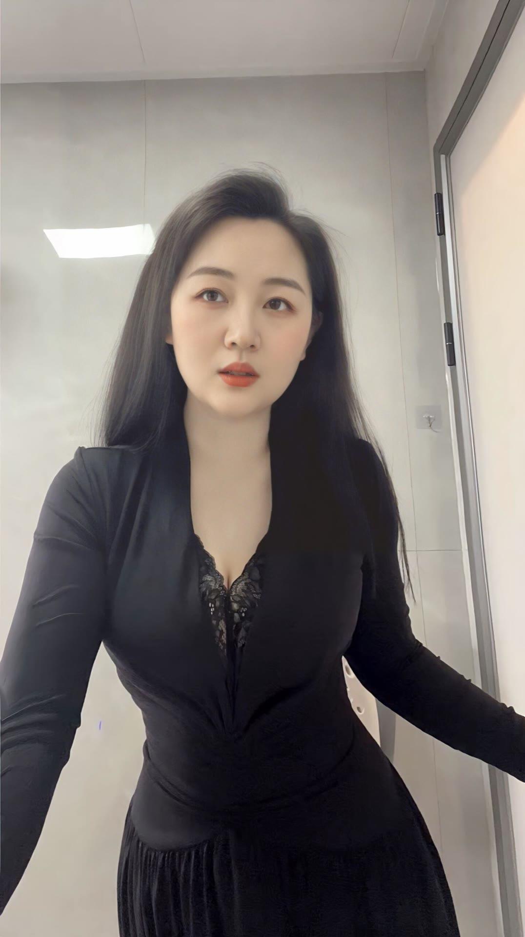 纯欲风蕾丝套装分享一下你的穿搭