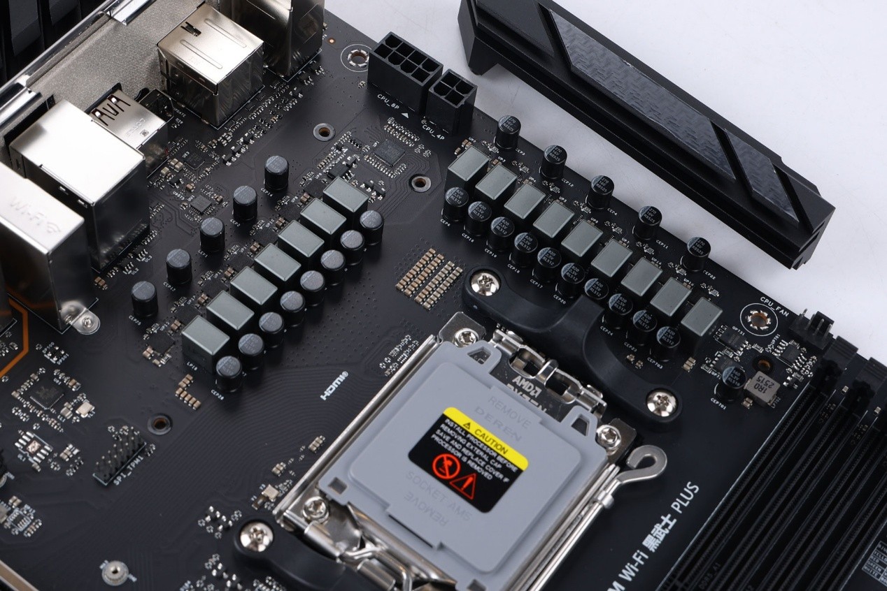 中端裝機新方案！影馳聯盟B650MWi-Fi 黑武士PLUS 主板開箱