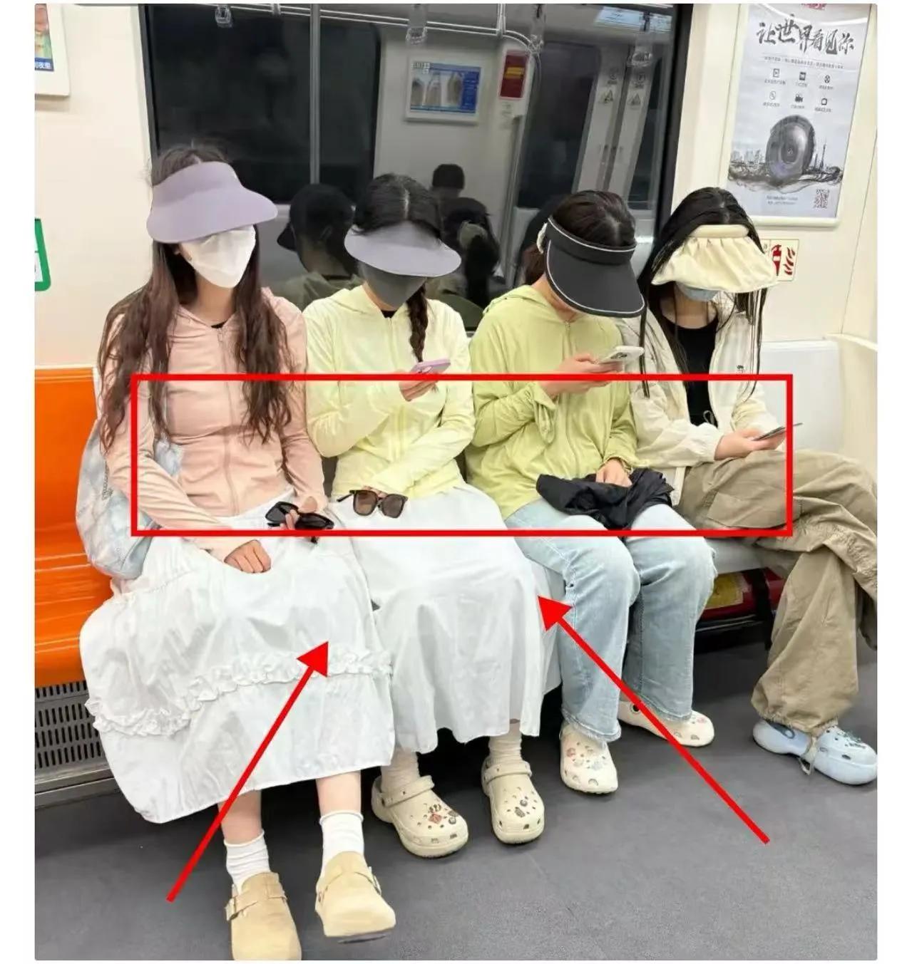 大家发现没有，现在夏天出门，很难看到女生穿短裙露大腿了，街上没了靓丽的风景线，取