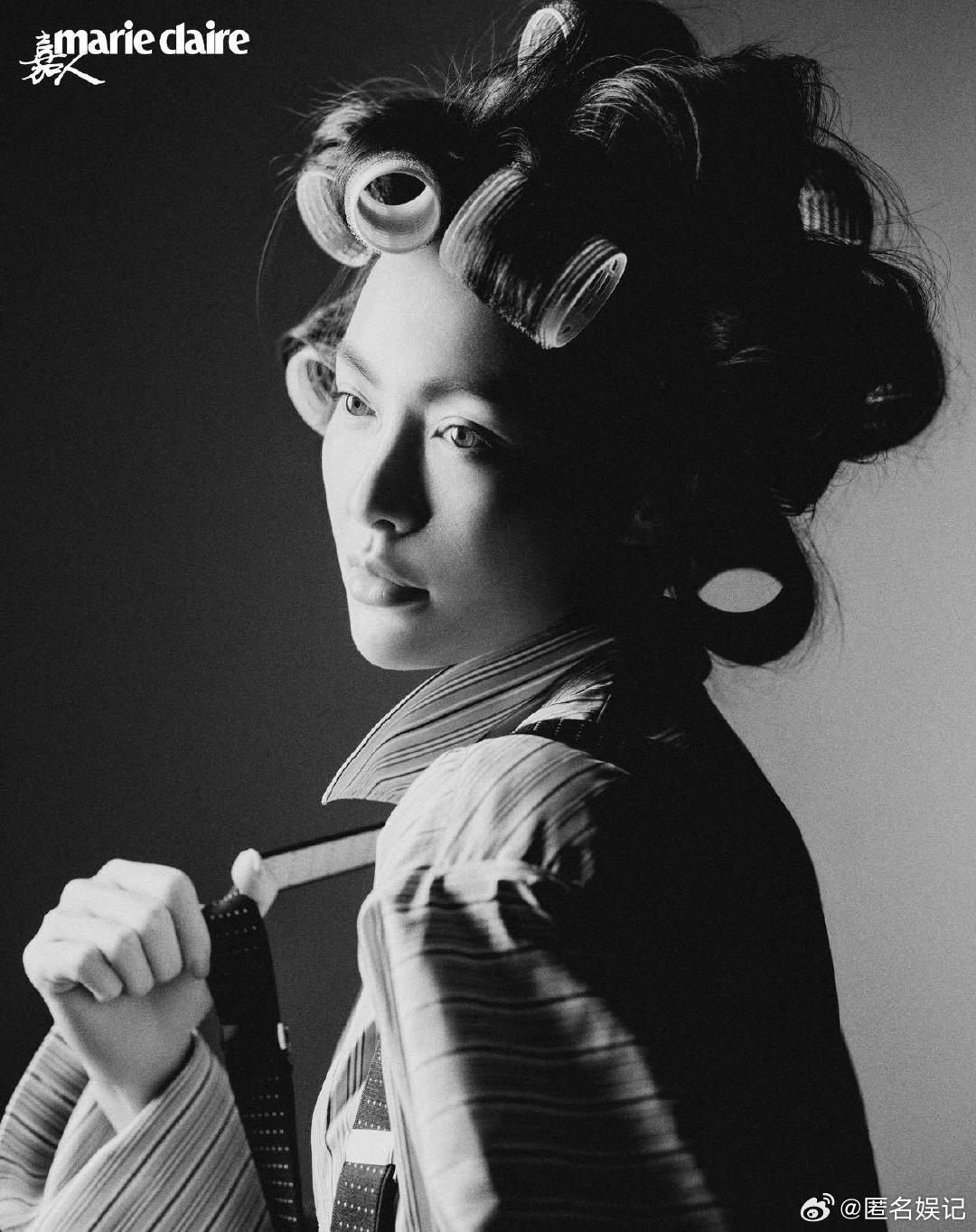 唐嫣穿得像个灯笼就出来了唐嫣这身真的全靠脸撑，换个人穿直接灾难现场。 