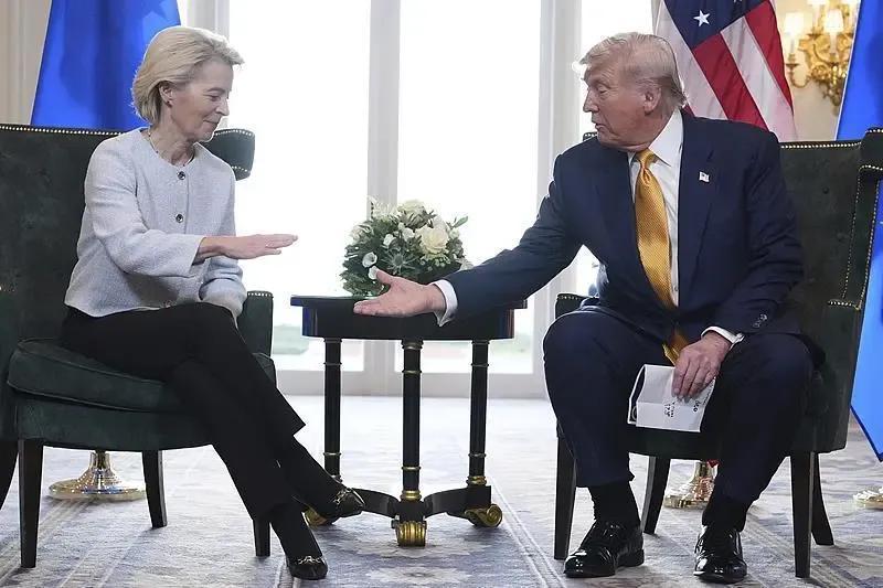 美国给欧盟下了工作指令！
美欧贸易协议达成，15%税率，欧盟对美国投资6000亿