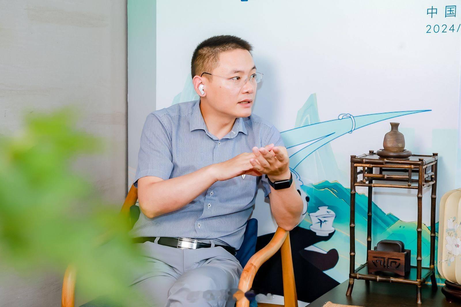 长安旗下品牌管理层换岗 据消息称，长安引力全球品牌主理人房楠与深蓝汽车首席品牌官