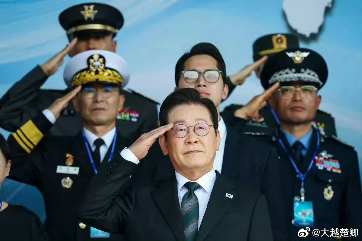 因为乌克兰没有道歉到位，韩国正式宣布，将召回驻乌克兰大使。 ​​​
