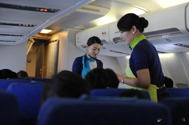 各国空姐,哪个国家的空姐最好看? 要说各国空姐哪个最好看，还真不好评判。俄罗斯空