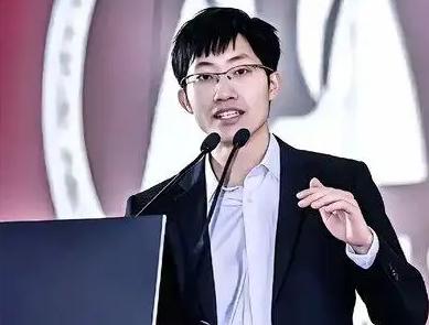 中美 AI 差距到底有多大！DeepSeek创始人梁文峰再次语出惊人！他说：表面