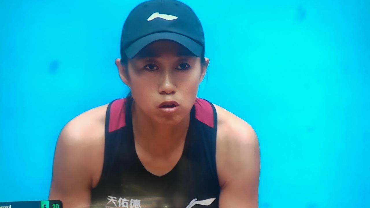北京时间4月26日凌晨，WTA1000马德里站女双1/16决赛上演焦点对决。3号