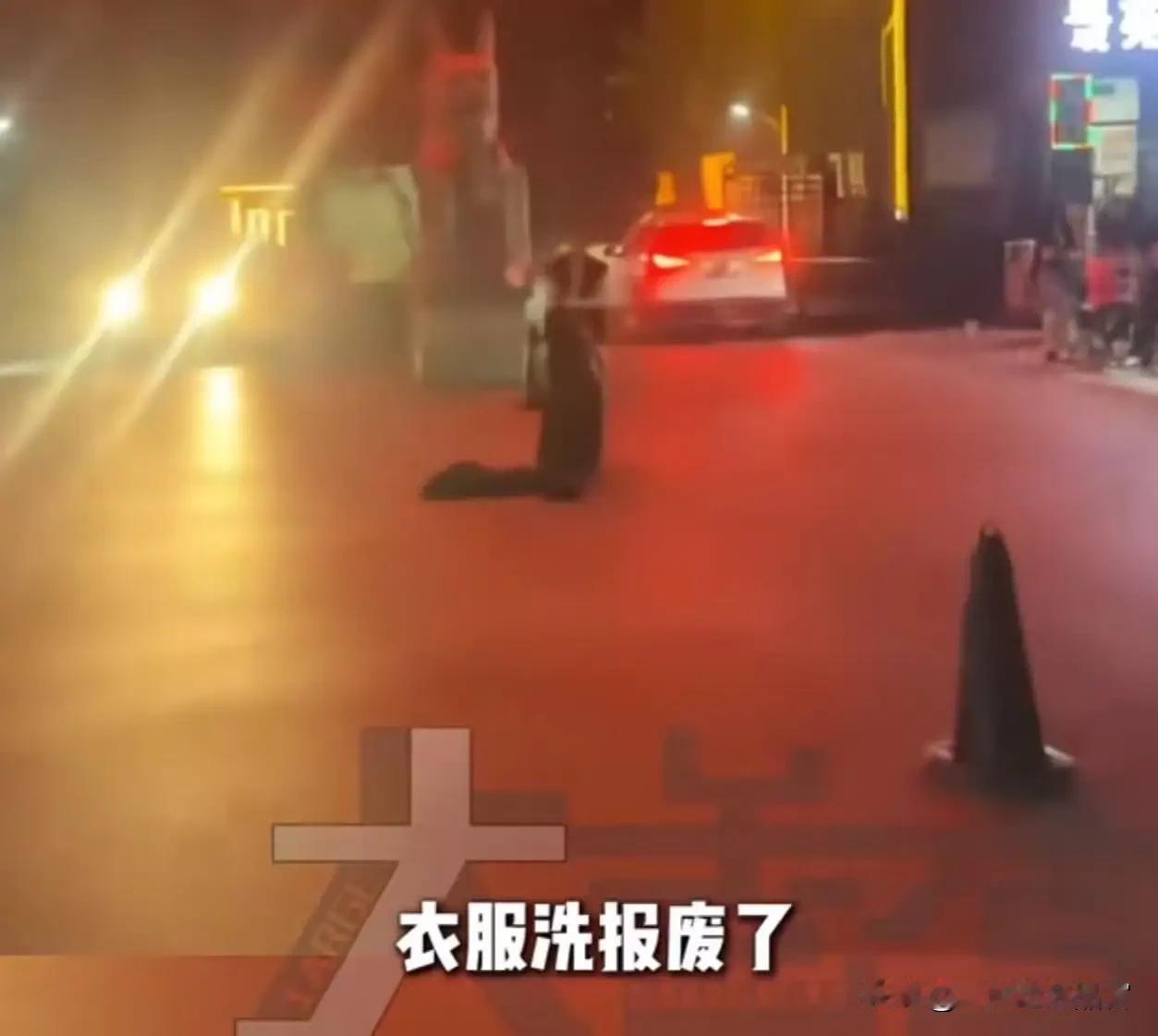 “专治白嫖党！”山东济宁icon，二十多岁小姑娘网购貂皮icon大衣，用水洗后恶