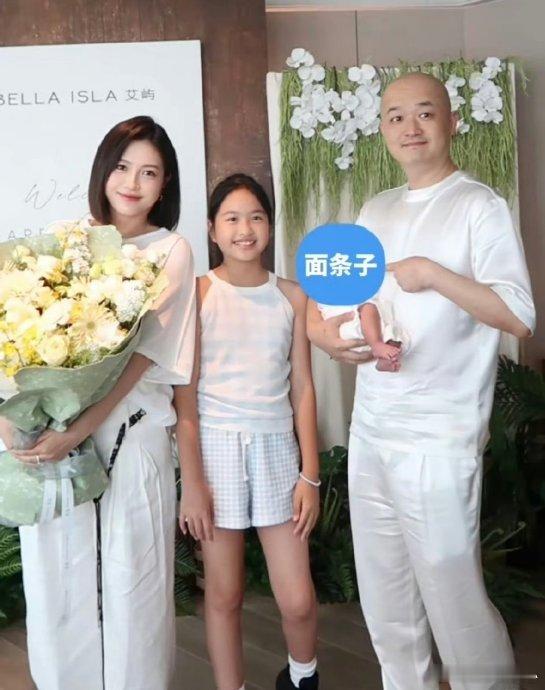 包文婧因女儿饺子生二胎最近，包文婧因为女儿饺子而选择生二胎的消息引发了大家的广泛