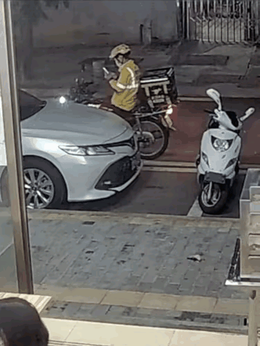 这种道路还开这么快，太高看自己的技术了。