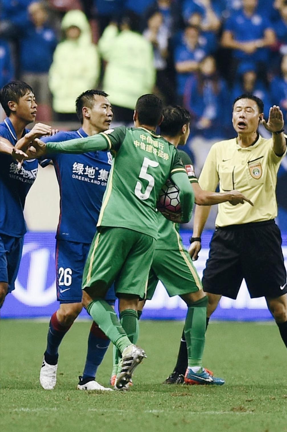 京沪大战来了！国安变阵就悬，这场真难出大比分。

京鲁大战刚歇，京沪德比马上就踢