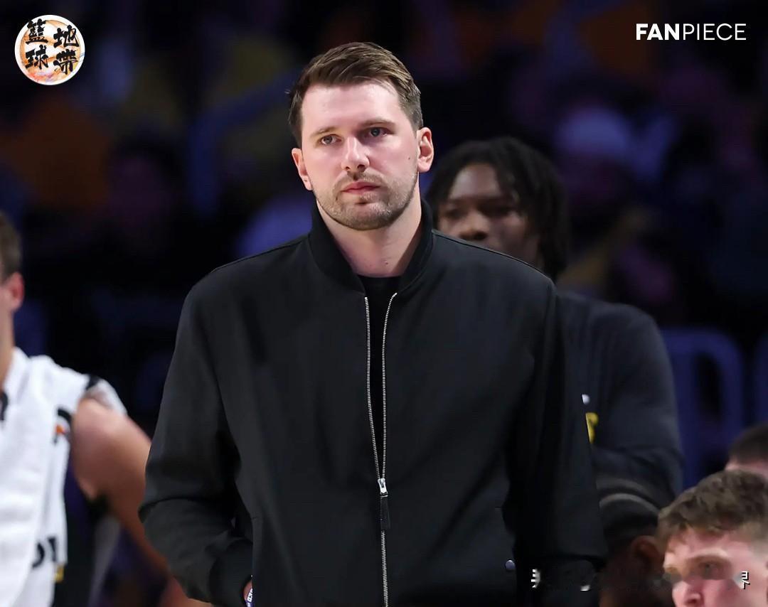 NBA本赛季前八位球员的MVP得票情况：

1. 谢伊·吉尔杰斯-亚历山大：首选