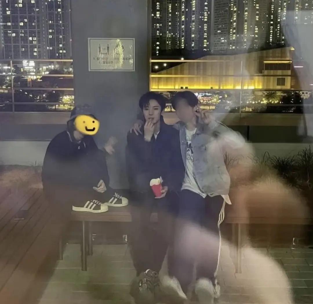 盘点那些疑似抽烟形成肌肉记忆的爱豆 