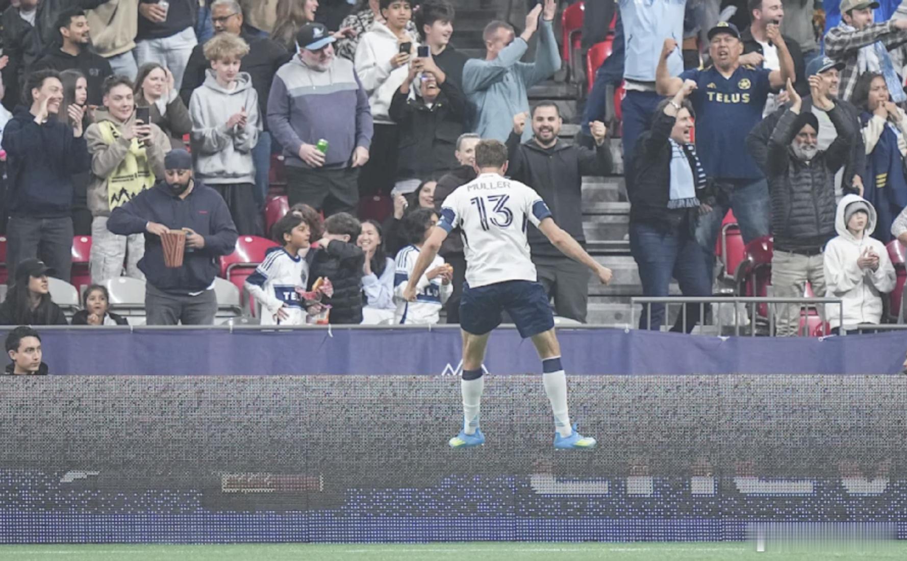 凭借新赛季第4个进球，穆勒带领温哥华白浪3比0击败堪萨斯城，赢得前8轮比赛的第7