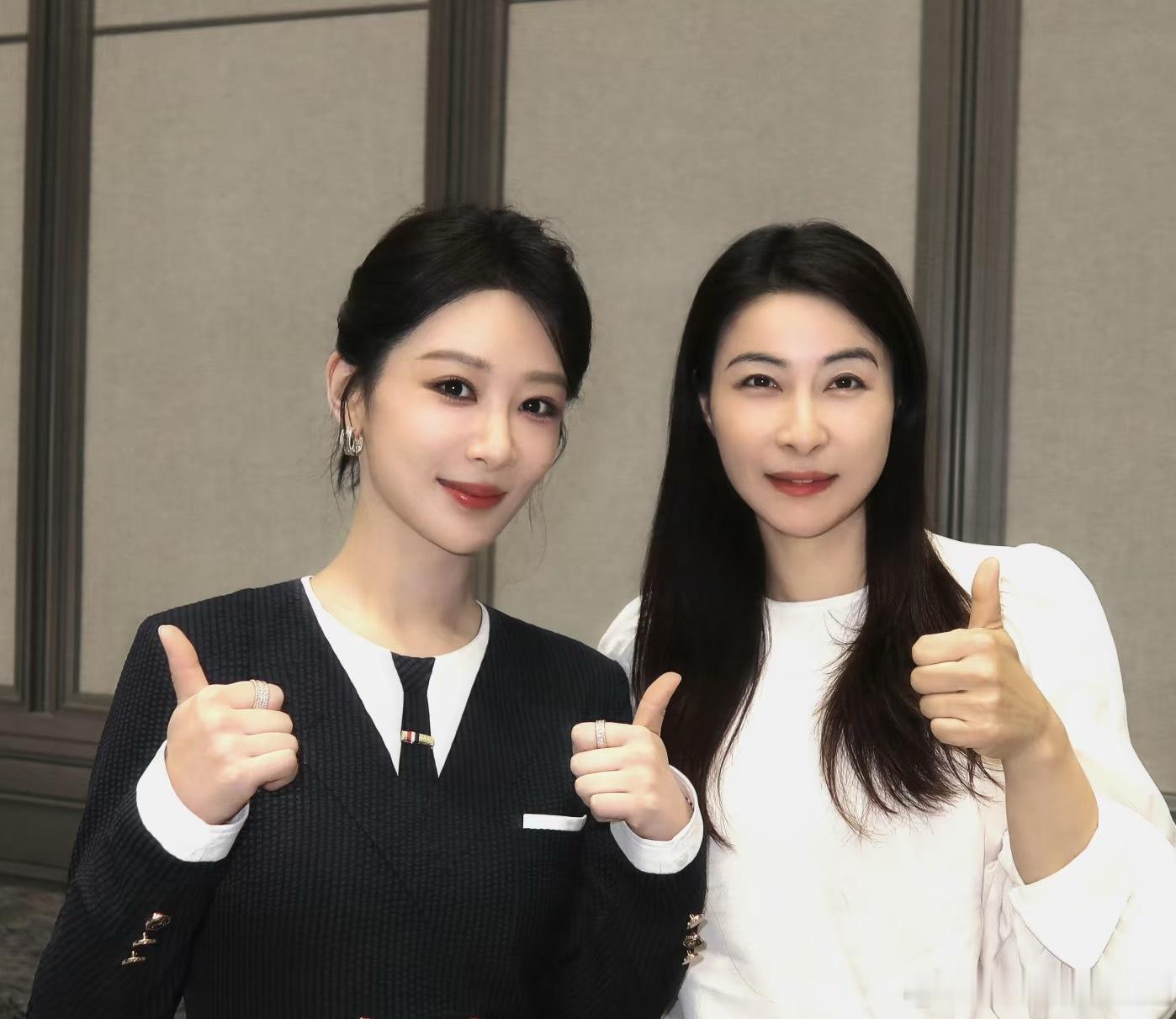 杨紫、郭晶晶人生合照+1，真事业批 