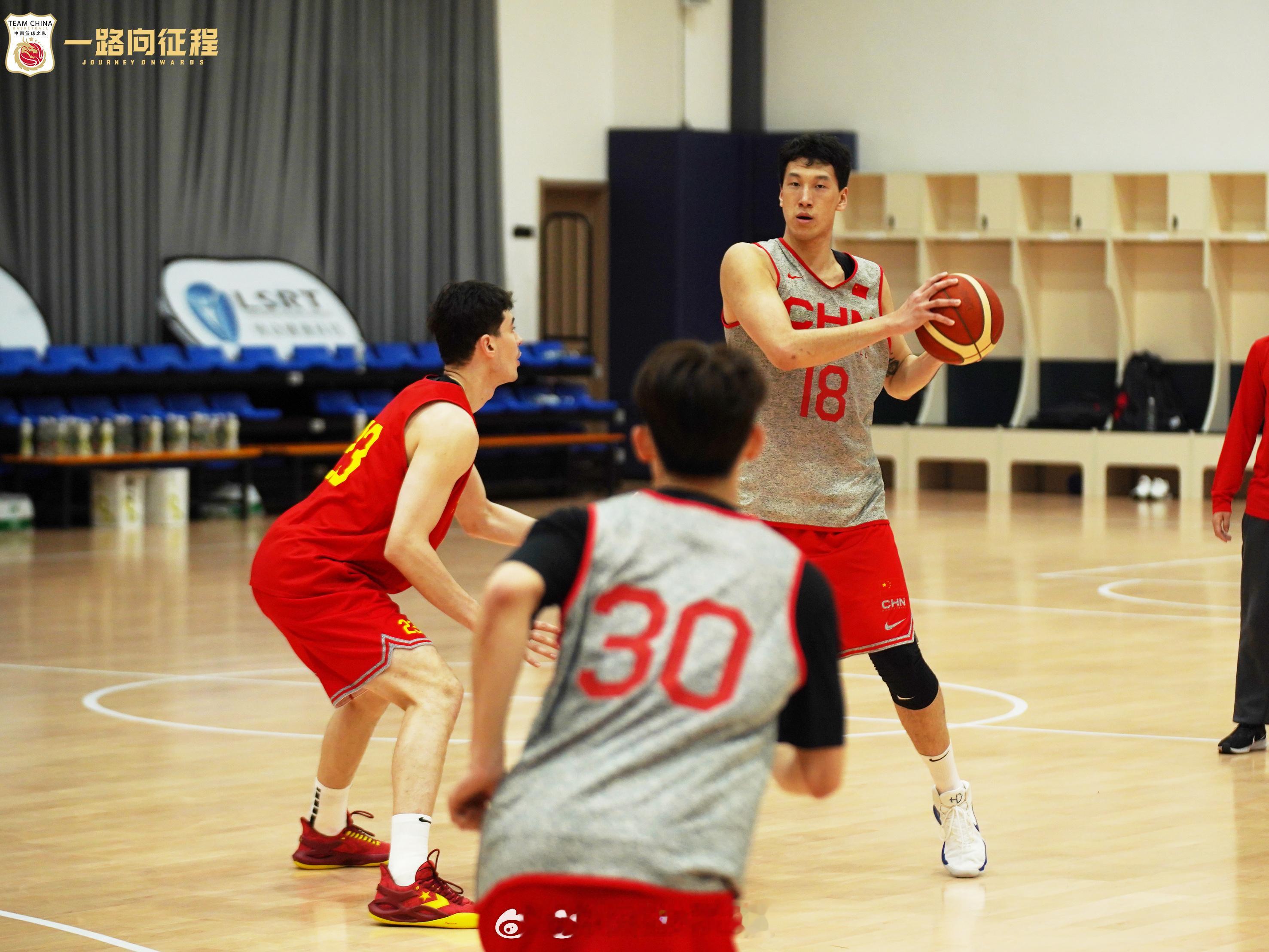 队长～#2025男篮亚洲杯预选赛##中国男篮##小卢篮球世界# ​​​