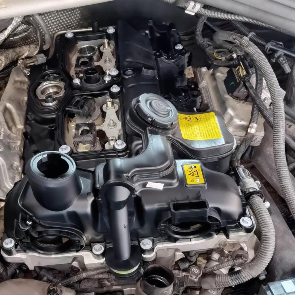 修理厂不会跟你说的：宝马烧机油背后的真相
在修理厂的灯光下，一辆宝马汽车静静地停