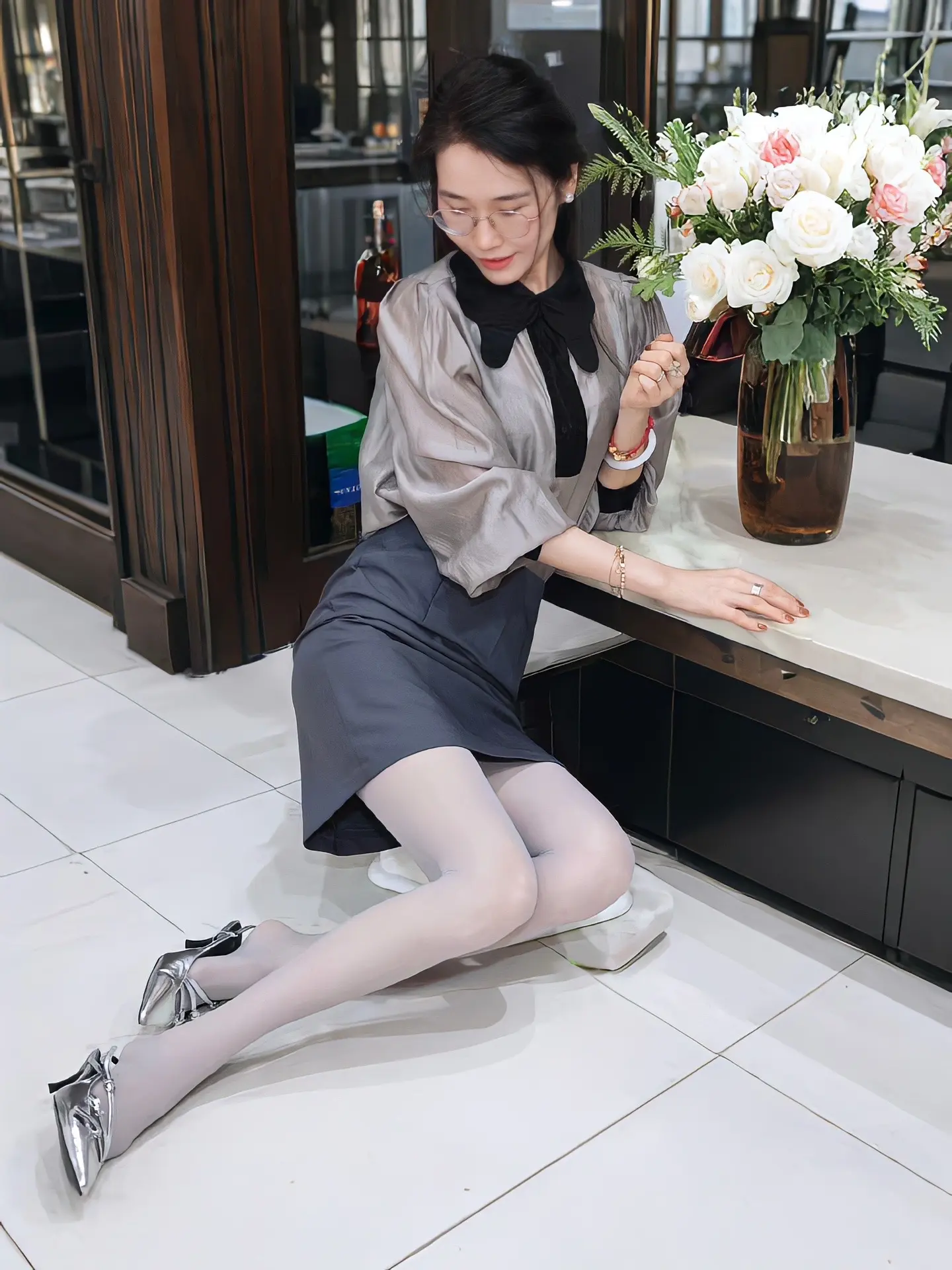 家妻 灰丝穿搭