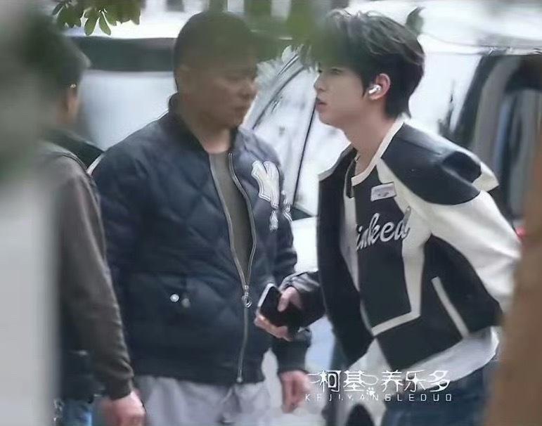 TFING《有歌2》上班饭拍🈶穆祉丞 邓佳鑫 张子墨 童禹坤，期待几位弟弟的演