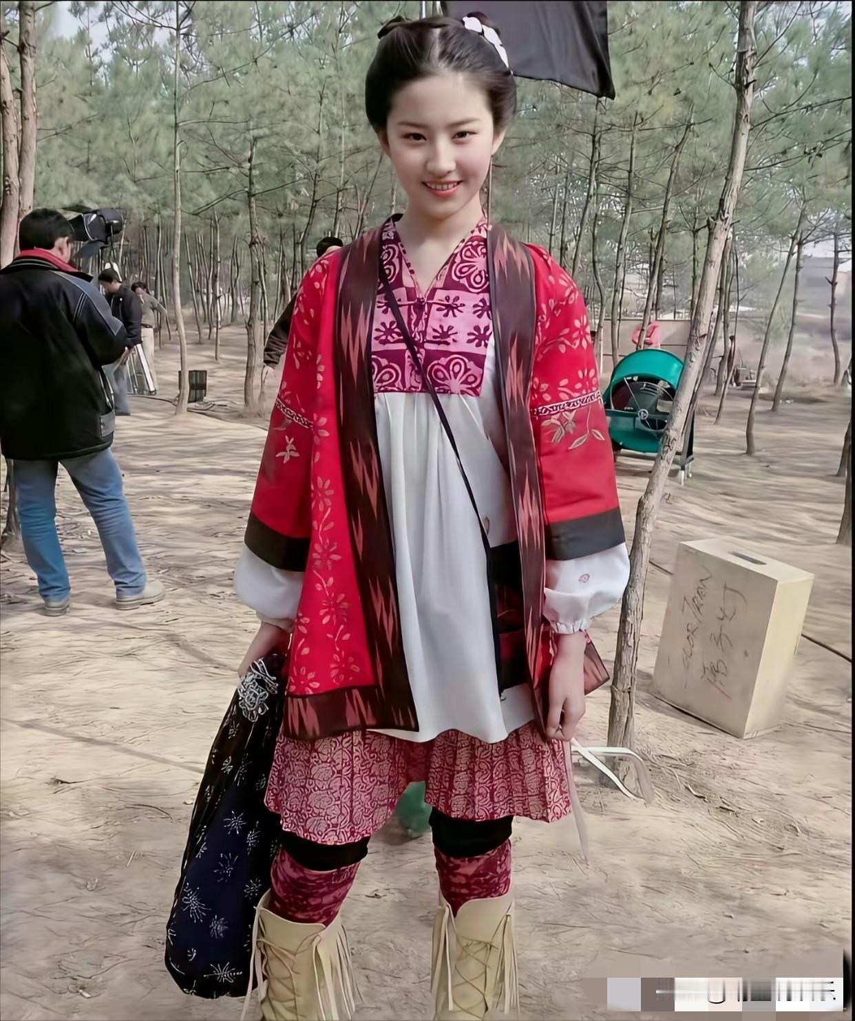 原来《仙剑》剧组最初是想让刘亦菲演“阿奴”的，但试了妆造后发现她更适合演“灵儿”