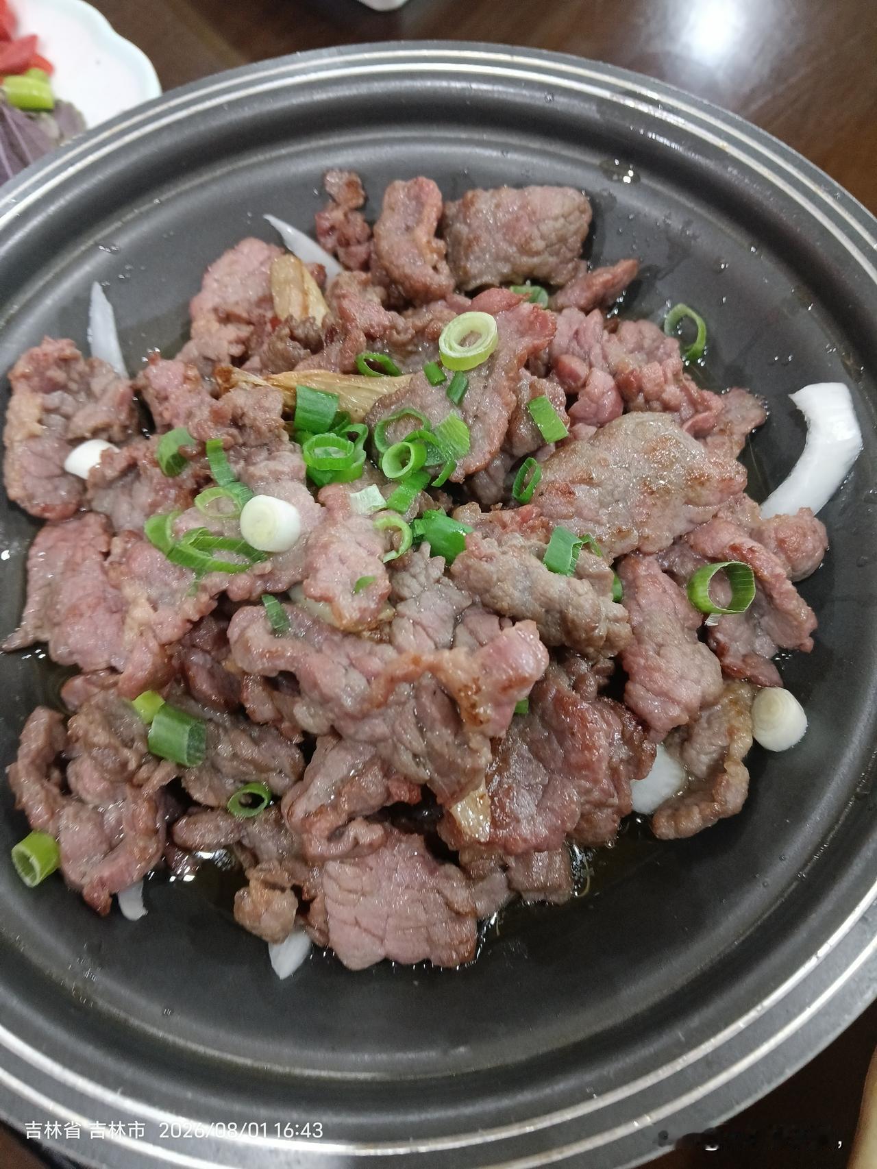 韩国明年全面开始禁食狗肉
每天骑行都要经过一个狗场，这家狗场就在马路边，狭窄的狗