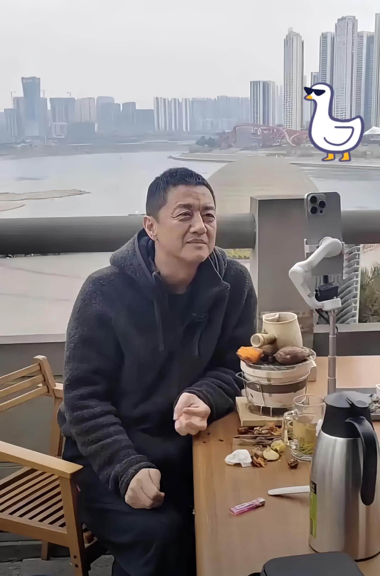 这5000万的巨债，居然真让他给平了。
 
法院文书撤得干脆，李亚鹏动作更快，直