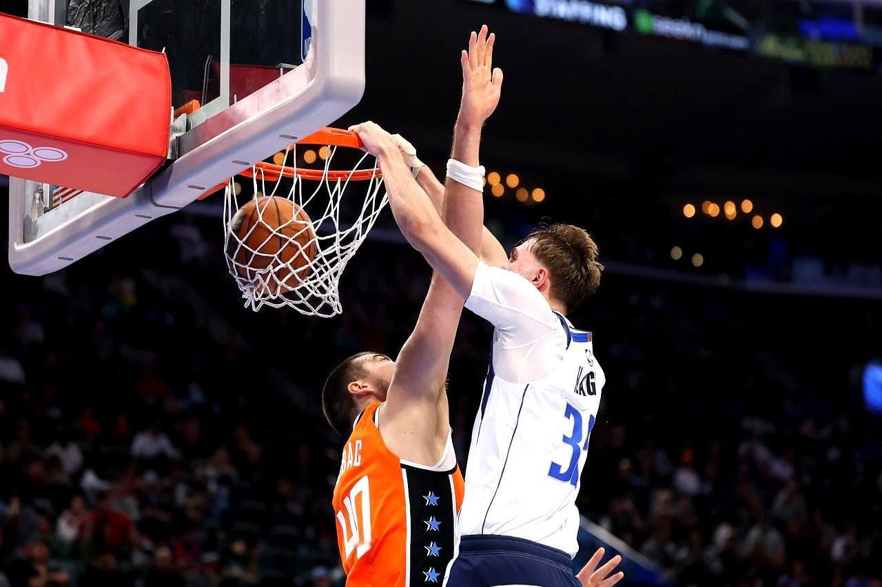 我还能打出巅峰比赛。
 

欢天喜地呀，状元弗拉格生涯之夜加上赢球，更衣室里那叫