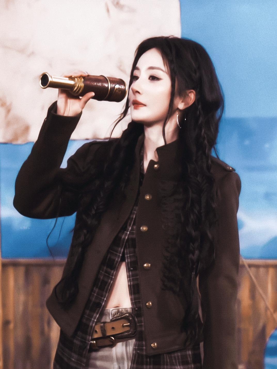 在暗示什么...🍺 ​​​