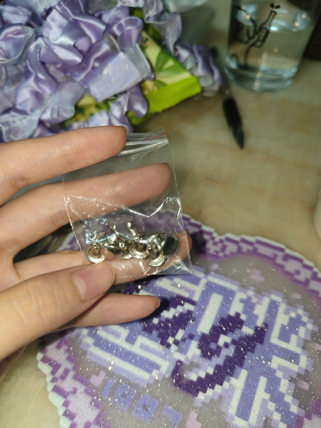 有没有做过那个拼豆应援扇的 我买的扇柄就配了这一种钉子是不是给我发漏了啊[泪奔]
