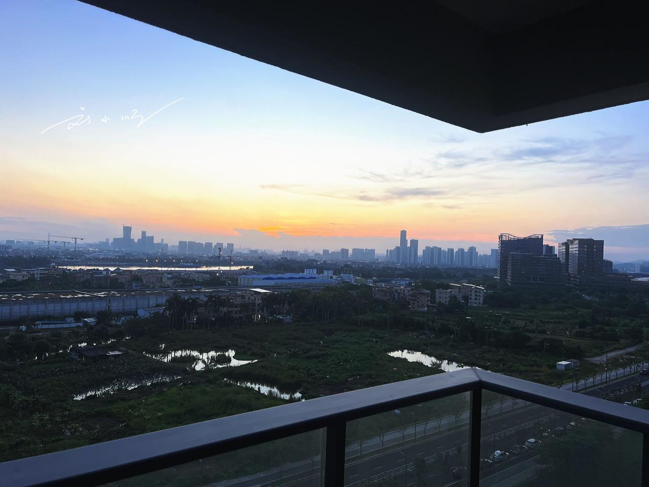 最近这几天醒得越来越早了，不过好在可以看日出，还挺凉快。。
