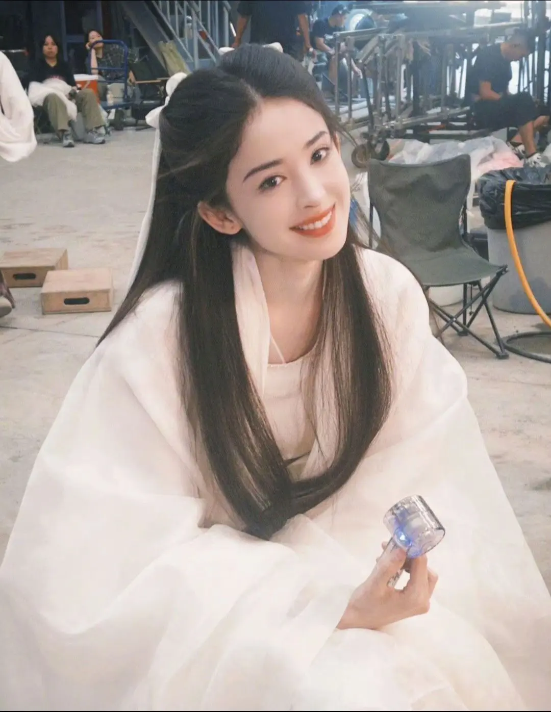 这真的不是仙女下凡嘛。娜扎不要美的太过分，我会看千千万万遍