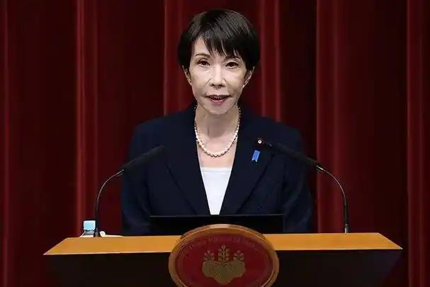 锋芒尽失，高市内阁穷途末路，中日旧账新账终要清算  

高市早苗内阁这半年多的操