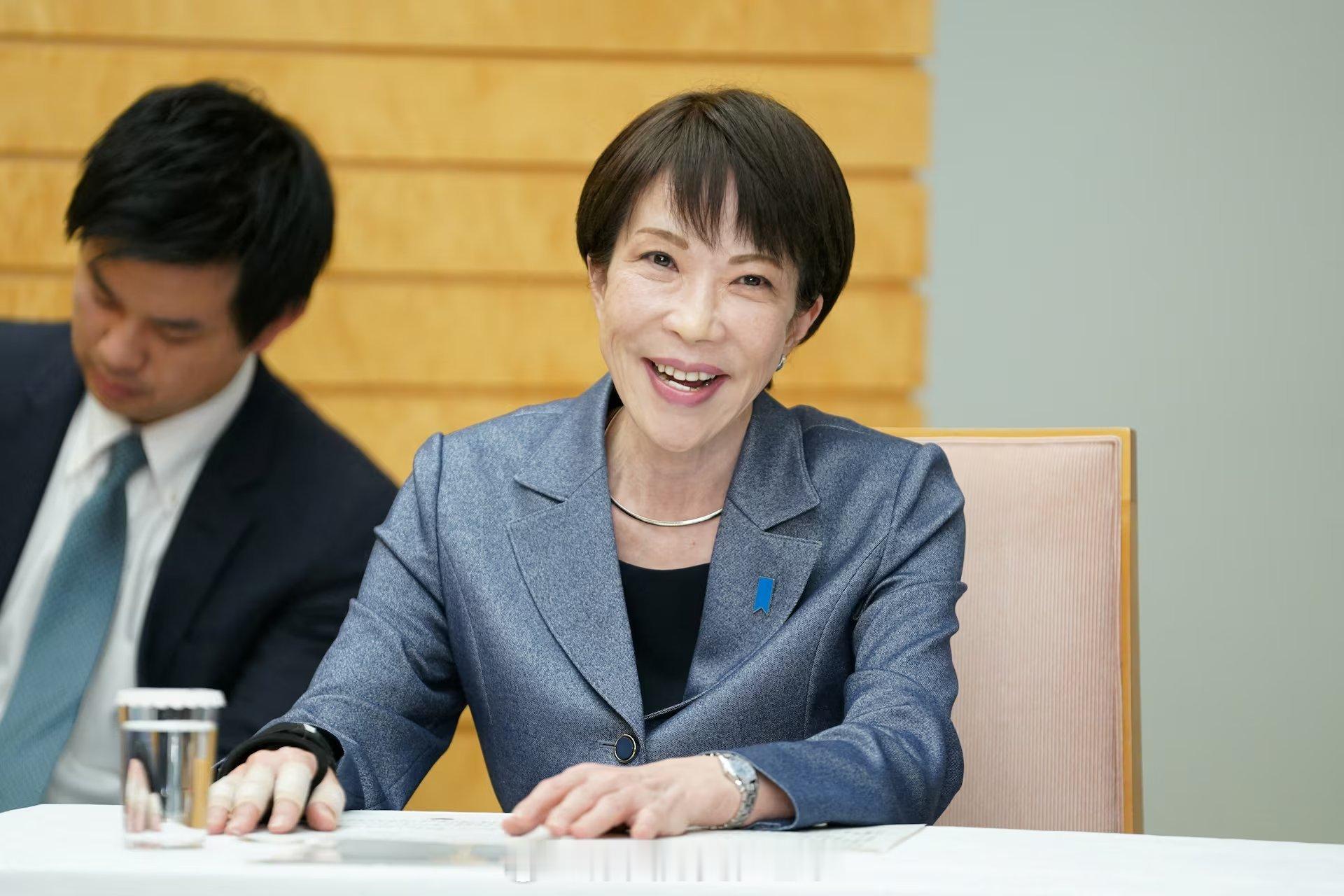 海外新鲜事日本首相称不忍杀蟑螂被群嘲日本首相高市早苗自曝，入住有“闹鬼”传说的首
