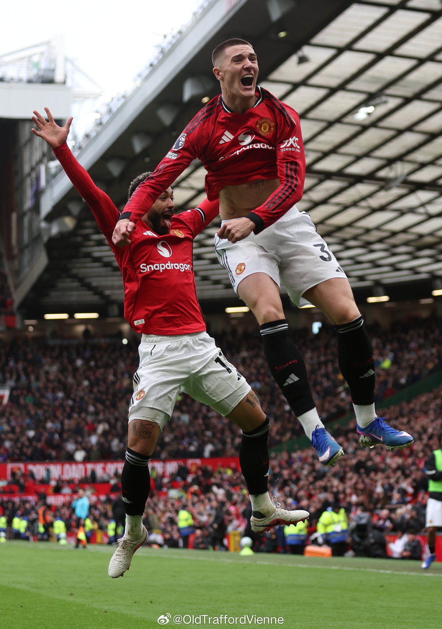 Jumping for joy!开心得跳起来！曼联3-1维拉谢什科 库尼亚曼联v