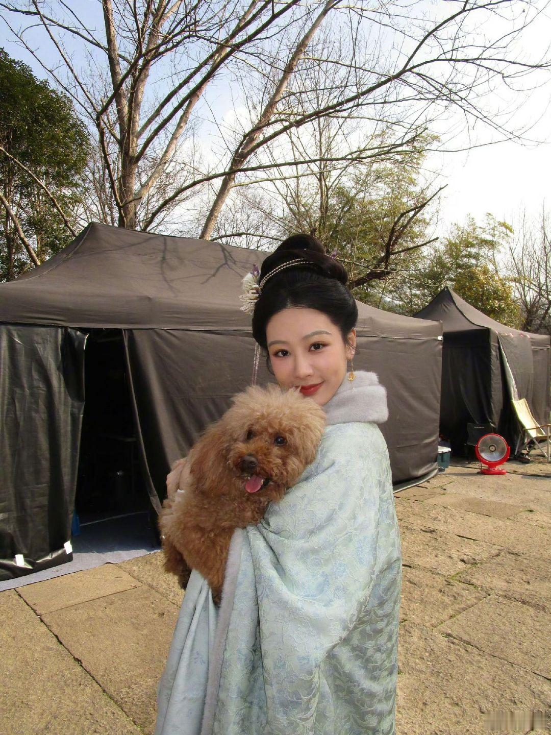 杨紫家业央视官宣 杨紫家业要来了 杨紫家业央视官宣，杨紫家业要来了，墨香传千年，