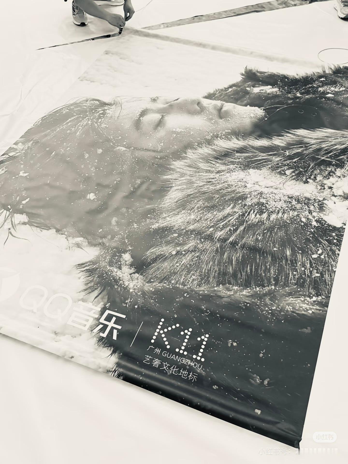 蔡徐坤  这次痛楼很不一样哦～ 这次是实体专辑痛楼，会有黑胶机，黑胶唱片，Col