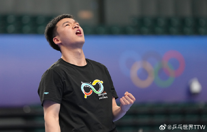 【向鹏锁定一个伦敦世乒赛参赛资格】3月25日，国家乒乓球男队在成都乒乓球训练基地