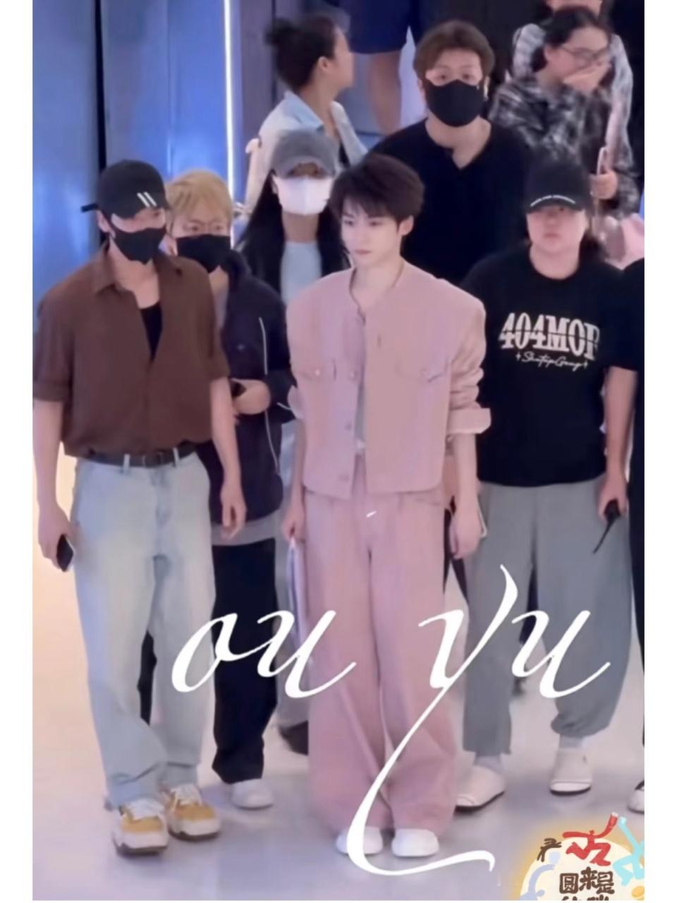 为什么这么喜欢给女性工作人员🧼💊？这么喜欢压榨女性工作者的职场生存空间吗，看