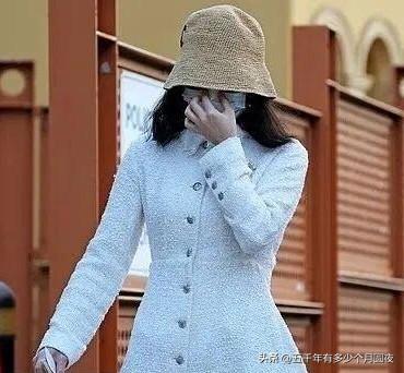 杨兰兰是一个谜，
是现实版的穿越剧女主角，
谁能剧透一下她的剧终。