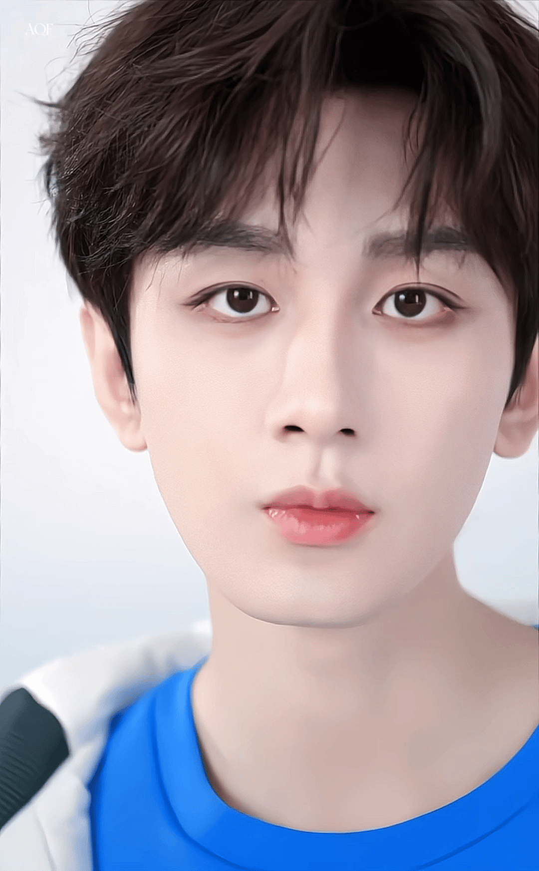 到饭点了…多看帅哥 少吃饭