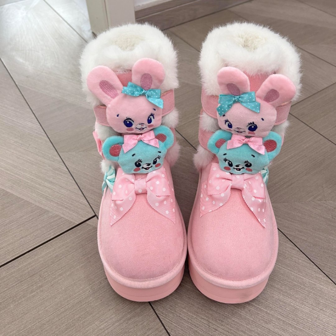 时尚鞋履SOTD鞋控的日常绵羊泡芙携SWIMMER正版联名雪地靴来炸场啦！ 粉色