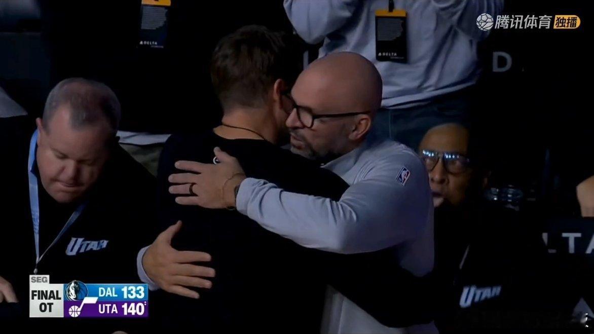 爵士加时140-133战胜独行侠，下一场对阵湖人。马尔卡宁33分16板，基扬特-