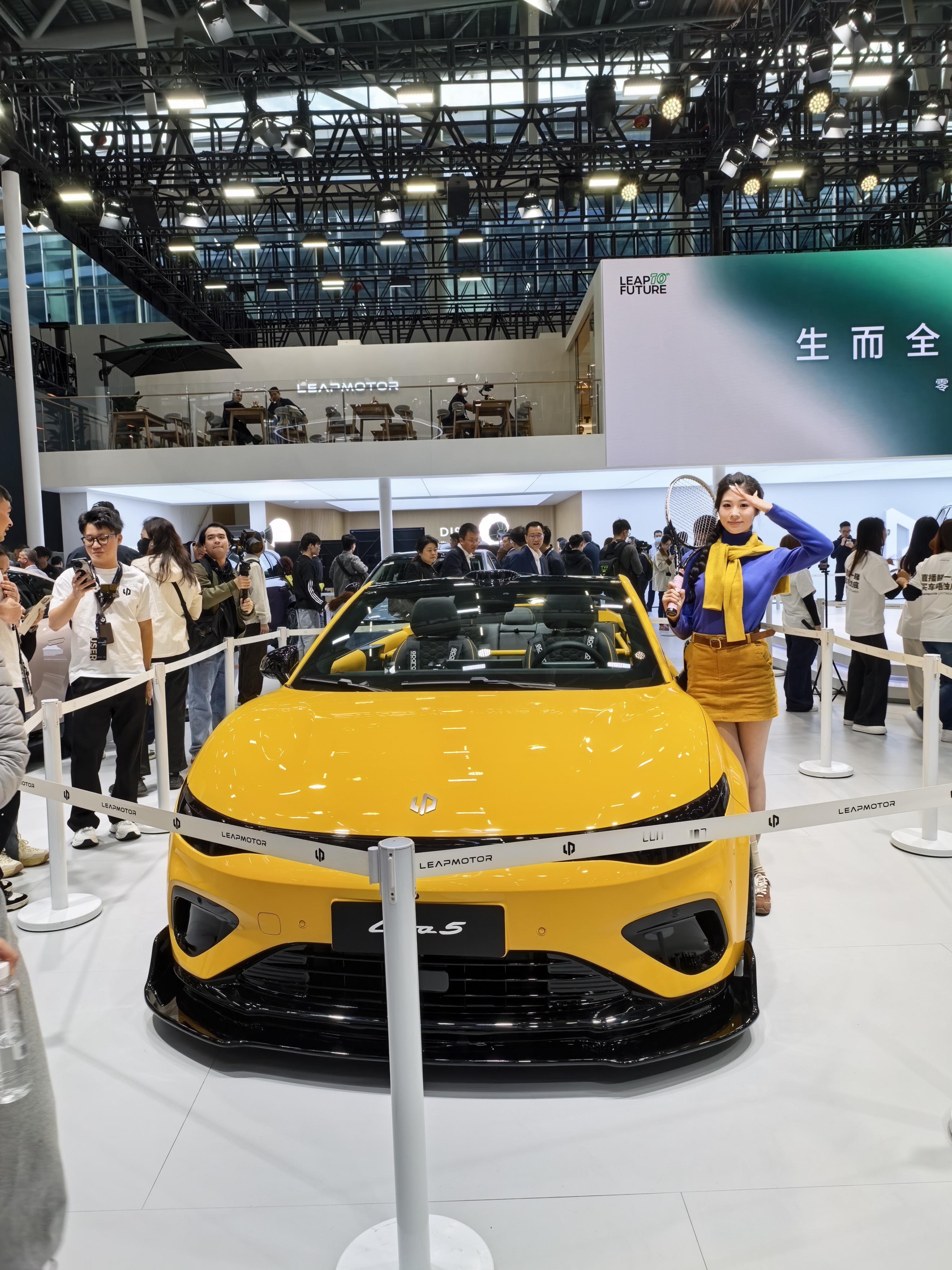 有一说一，在这款车上我看不到任何“致敬”的痕迹，年轻人的第一辆跑车或许应该是这样