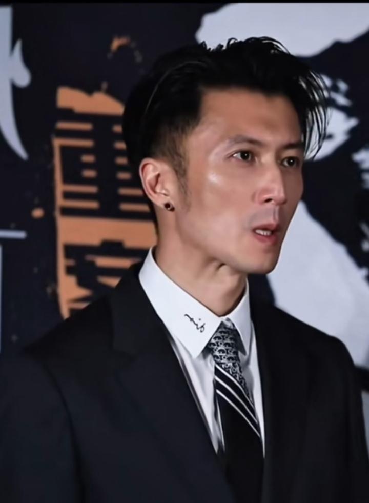 不得不说，谢霆锋这次如期开演唱会，真的完美继承了谢贤一辈子“戏比天大”的信念。