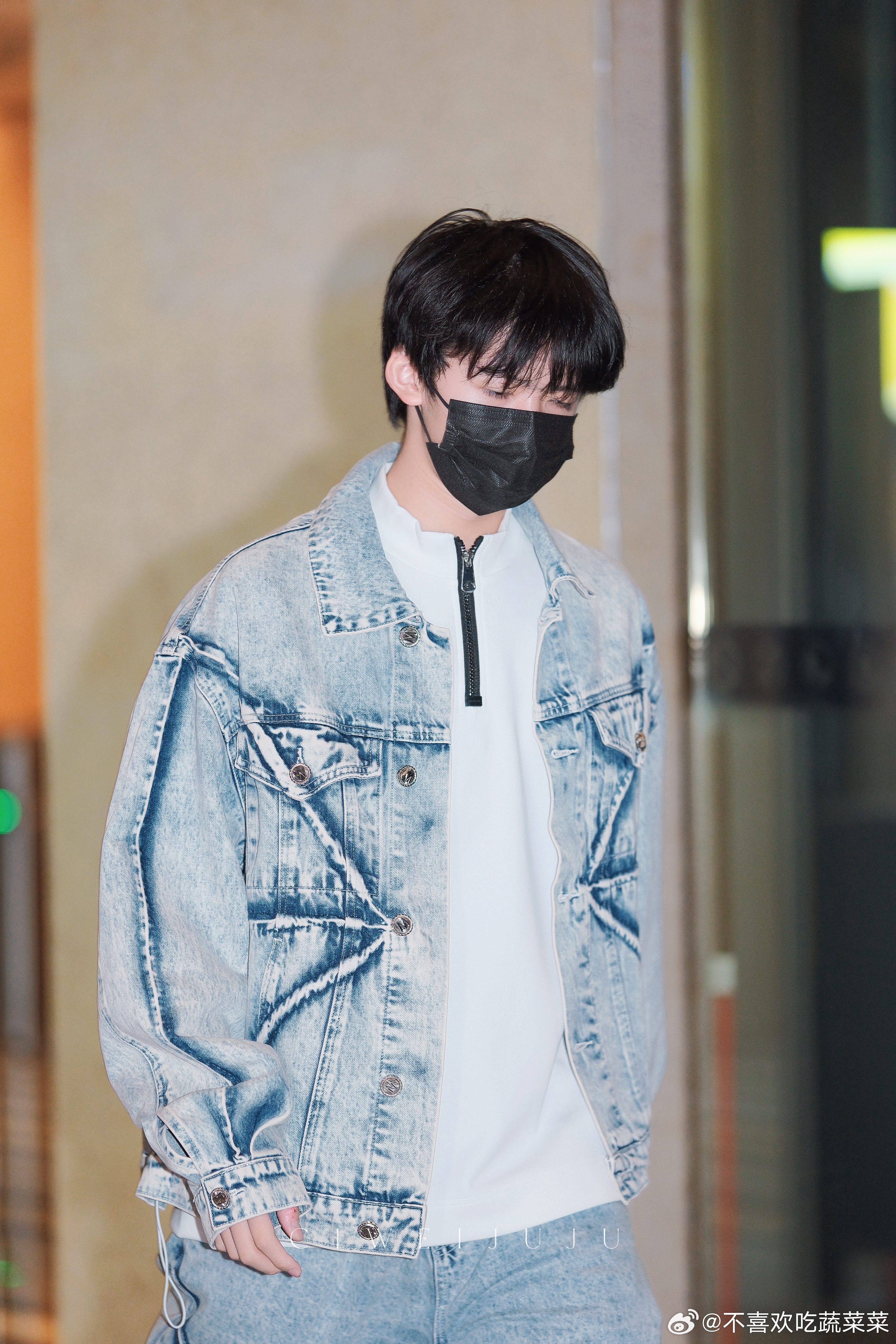 tg张奕然今日下班 