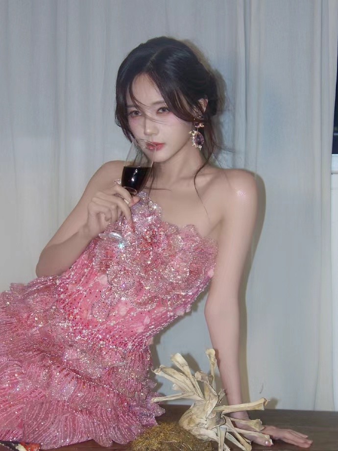 李一桐粉裙ccd ​​​​李一桐粉裙ccd,李一桐和ccd的适配度不要太高啊，手