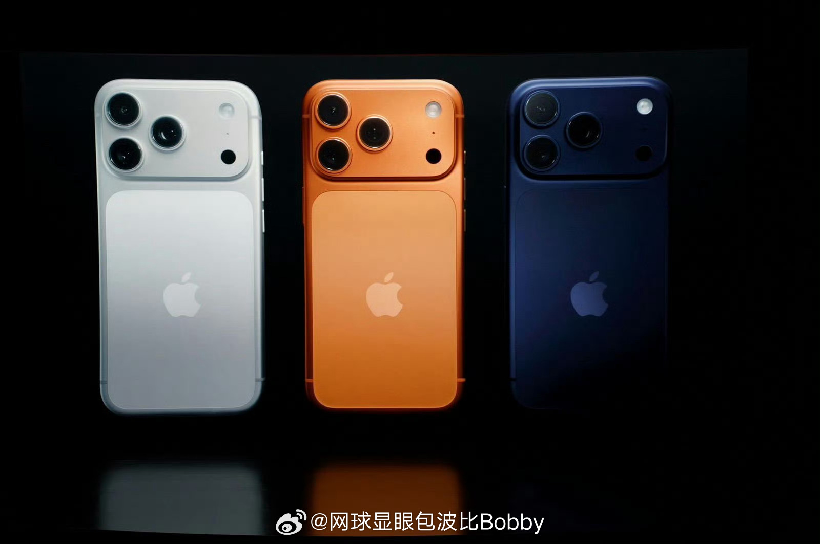 辛纳战袍和iPhone17撞色爱疯17这是“模仿”你纳的战袍配色❓TELL ME