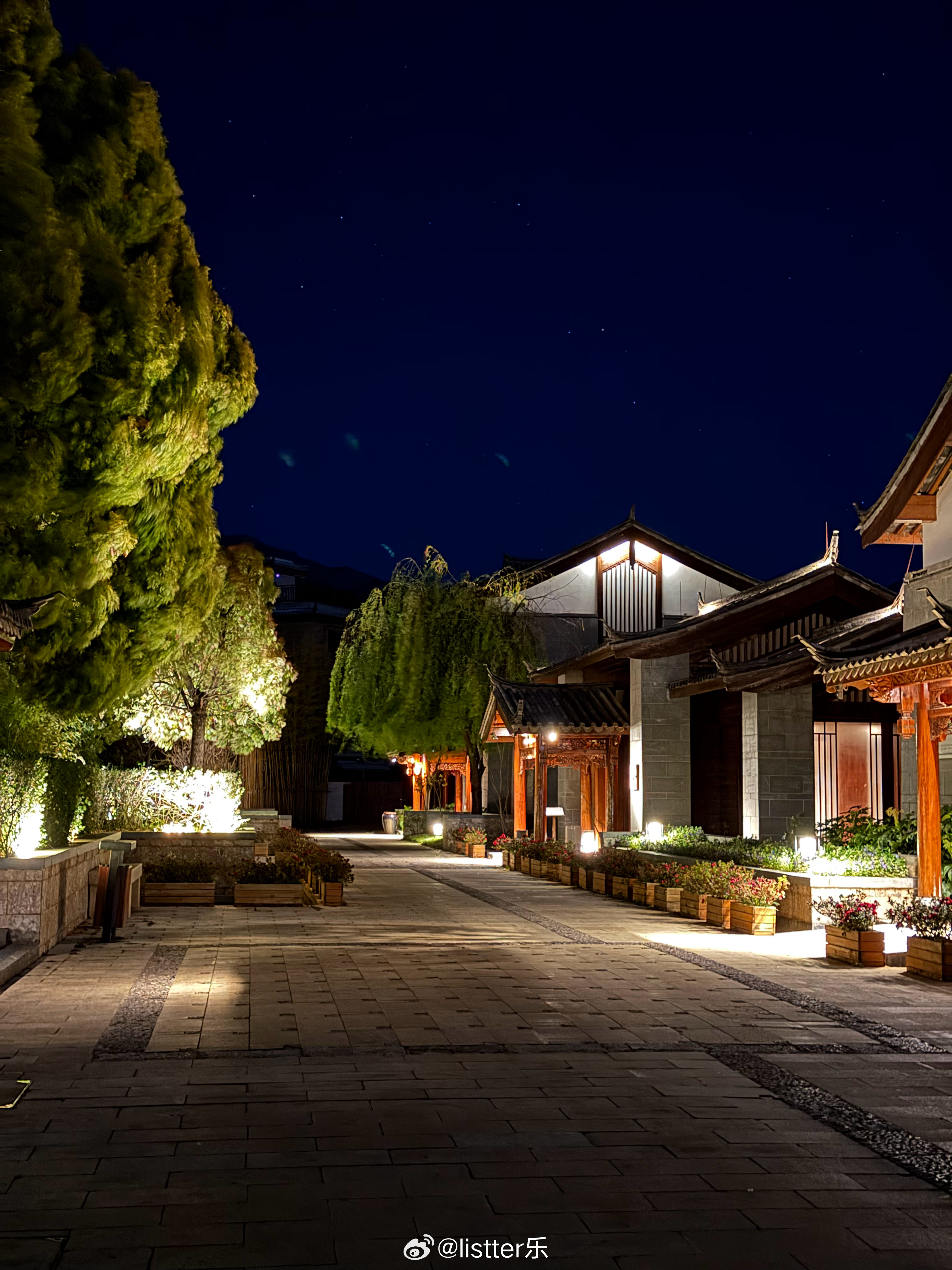 推荐云南特产：腊排骨野生菌火锅丽江火腿大理V8 丽江