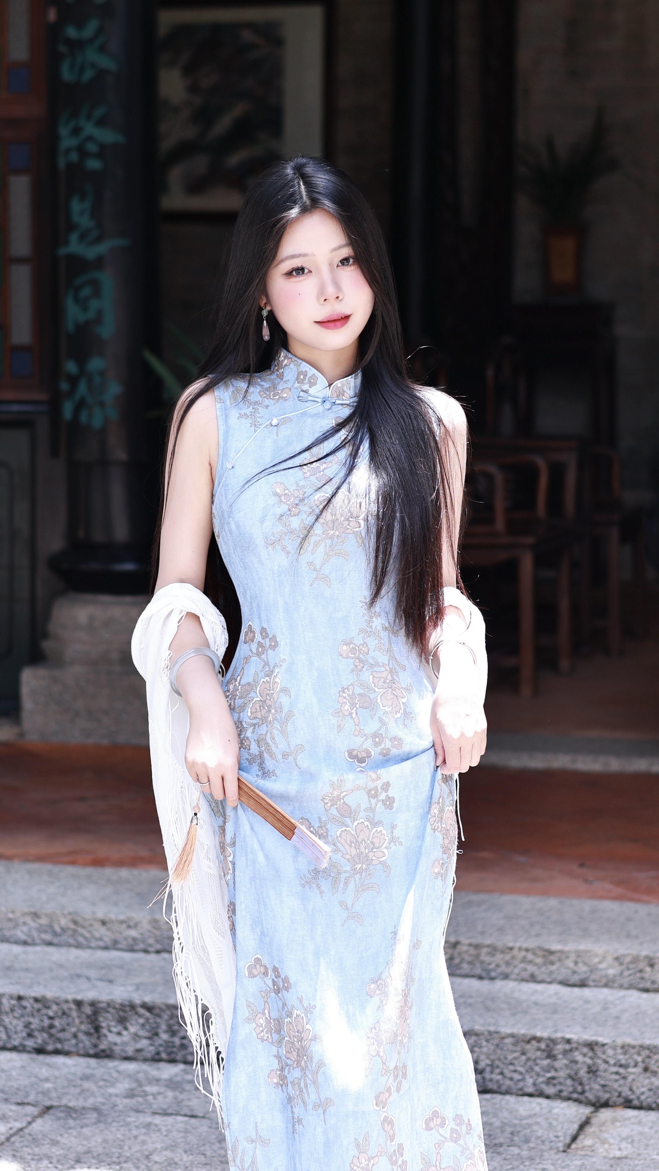 我才不要回头。