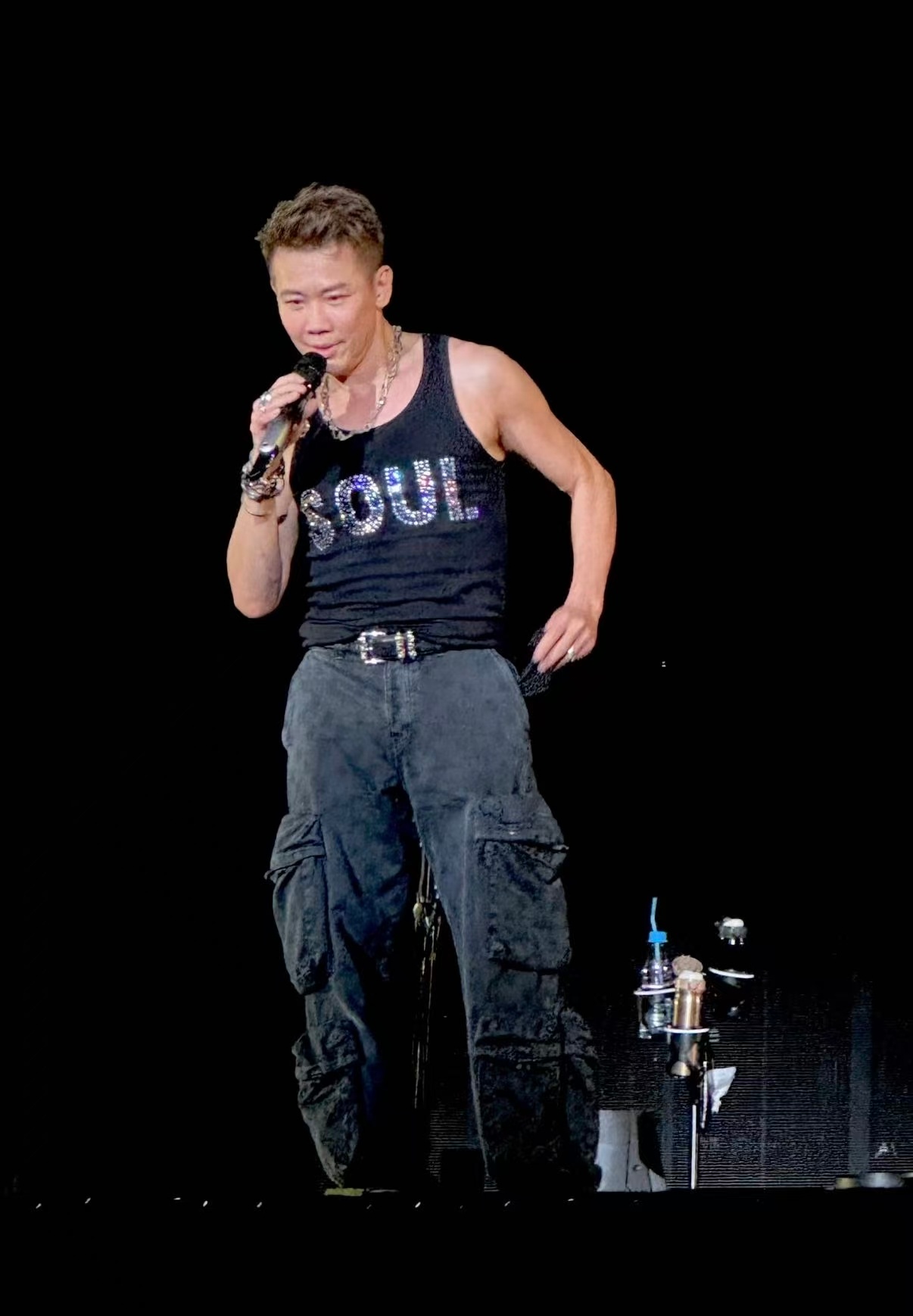 陶喆已经练成这样了 陶喆的肌肉也太让人羡慕了吧，感觉每一块都充满了力量。巡演健身