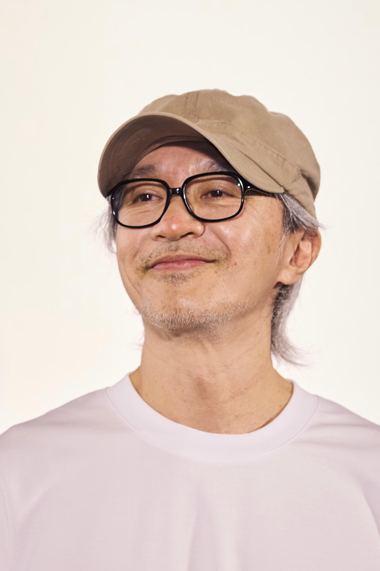 周星驰为了重新表演一个镜头，可以给导演下跪，现在还有这样的的演员吗？答:没有，现